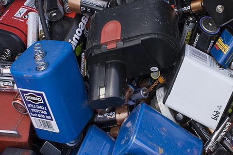 回收电瓶回收√动力锂电池回收厂-废旧电池回收价